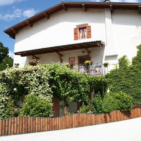 Casa Vacanze Regina Del Lago Tremosine ภายนอก รูปภาพ