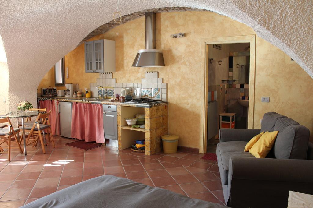 Casa Vacanze Regina Del Lago Tremosine ภายนอก รูปภาพ