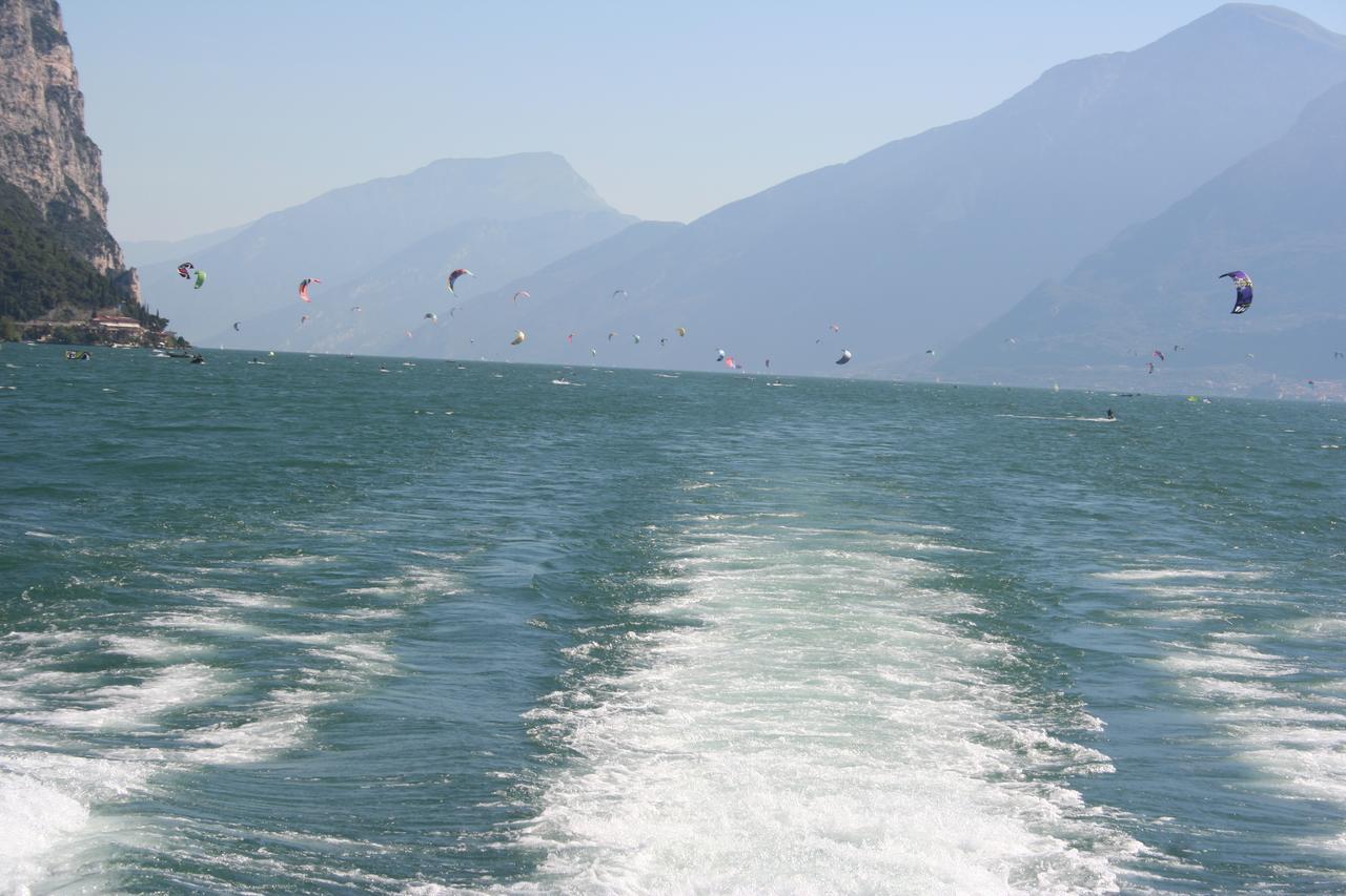 Casa Vacanze Regina Del Lago Tremosine ภายนอก รูปภาพ