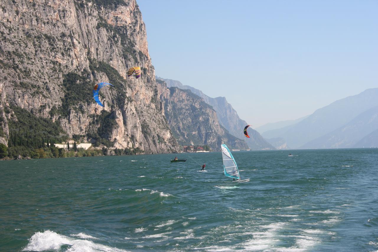 Casa Vacanze Regina Del Lago Tremosine ภายนอก รูปภาพ
