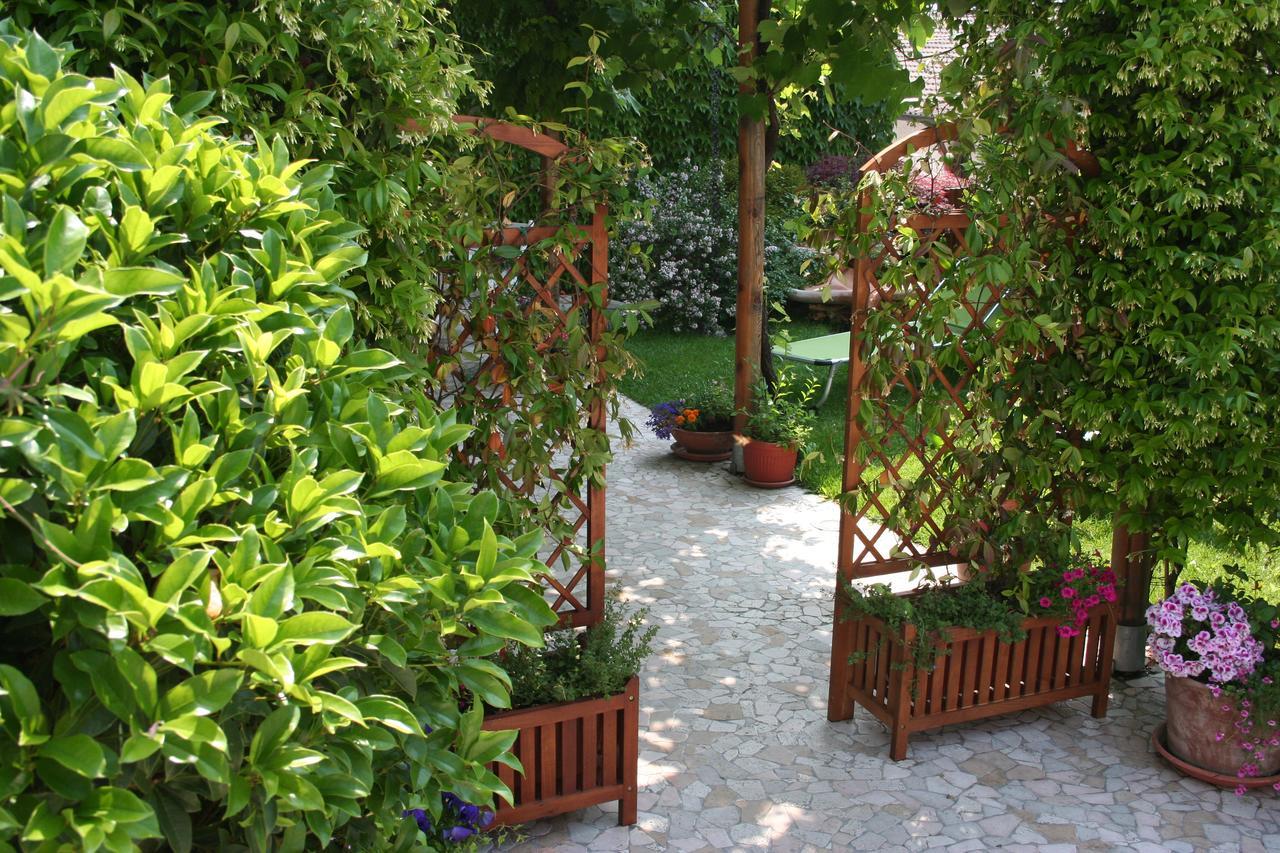 Casa Vacanze Regina Del Lago Tremosine ภายนอก รูปภาพ