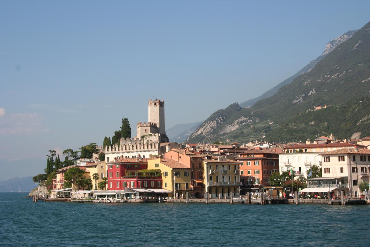 Casa Vacanze Regina Del Lago Tremosine ภายนอก รูปภาพ