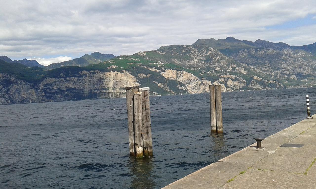 Casa Vacanze Regina Del Lago Tremosine ภายนอก รูปภาพ