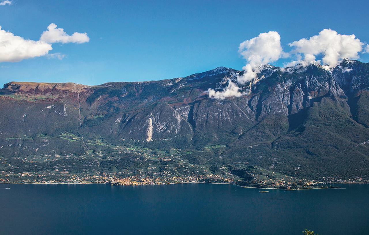 Casa Vacanze Regina Del Lago Tremosine ภายนอก รูปภาพ